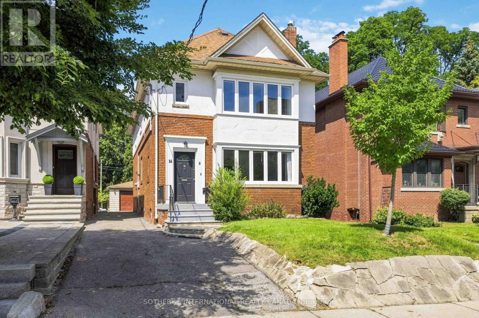 UPPER - 14 KILBARRY ROAD, Toronto, Ontario