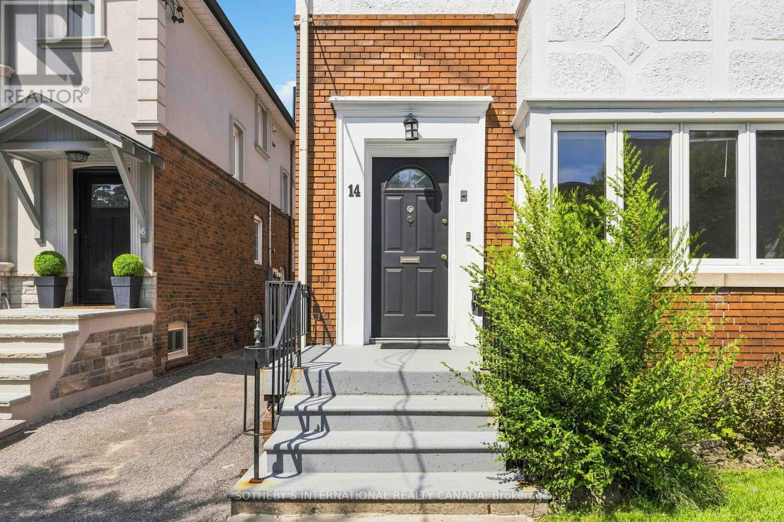 Upper - 14 Kilbarry Road, Toronto, Ontario  M5P 1K5 - Photo 2 - C13777752