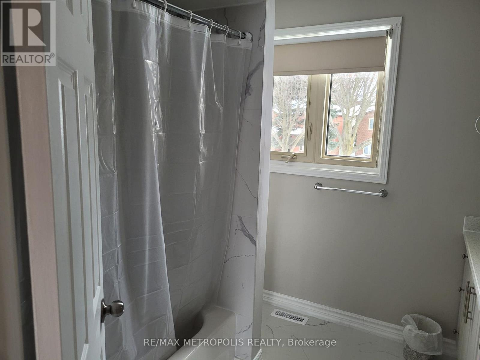 83 Windrush Trail, Toronto, Ontario  M1C 3Z9 - Photo 11 - E13777780