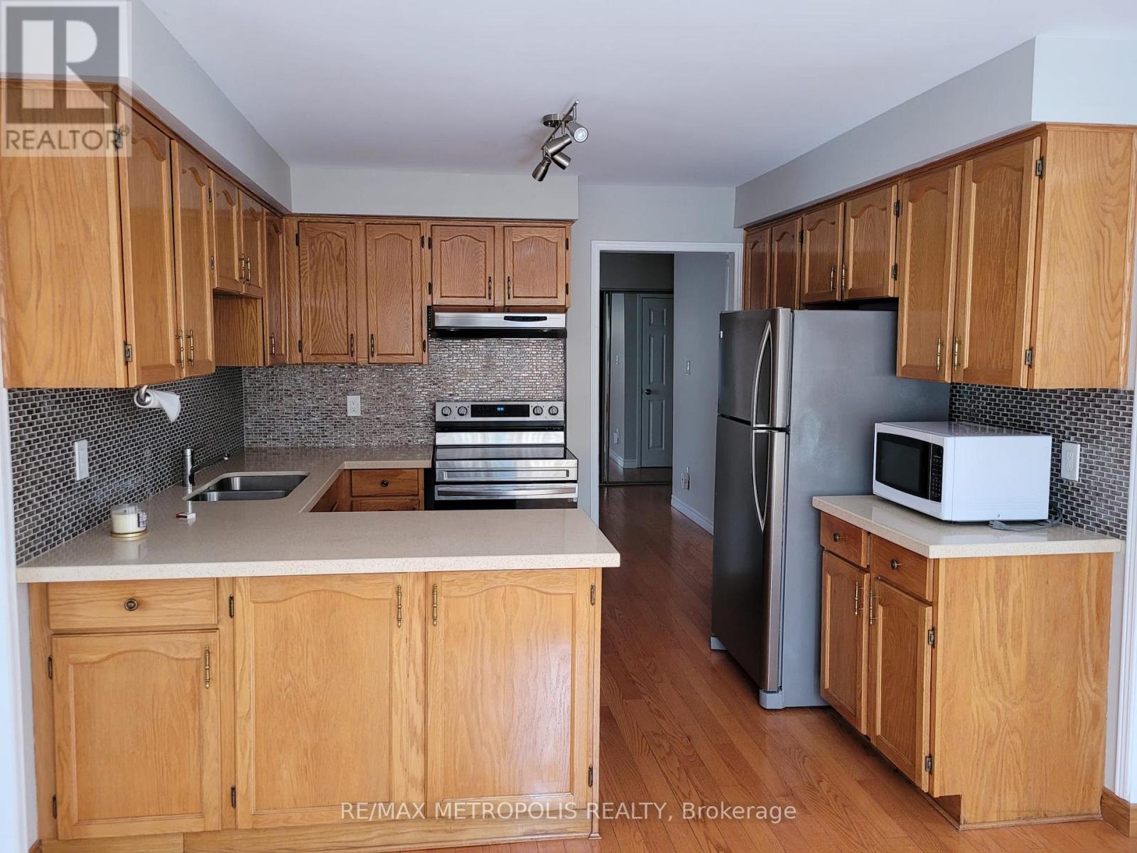 83 Windrush Trail, Toronto, Ontario  M1C 3Z9 - Photo 4 - E13777780