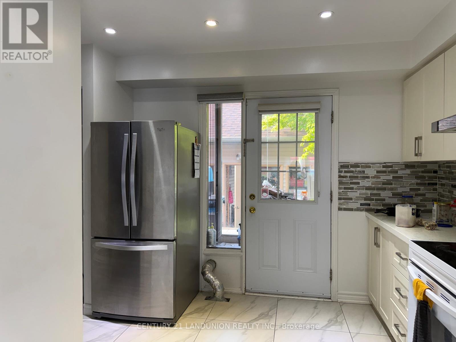 9544 Sheppard Avenue E, Toronto (Rouge), Ontario  M1B 5Z4 - Photo 4 - E13777792