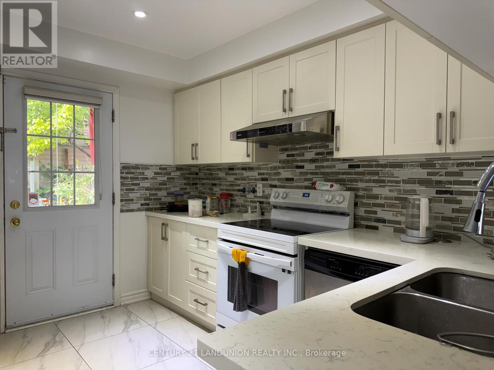 9544 Sheppard Avenue E, Toronto (Rouge), Ontario  M1B 5Z4 - Photo 5 - E13777792