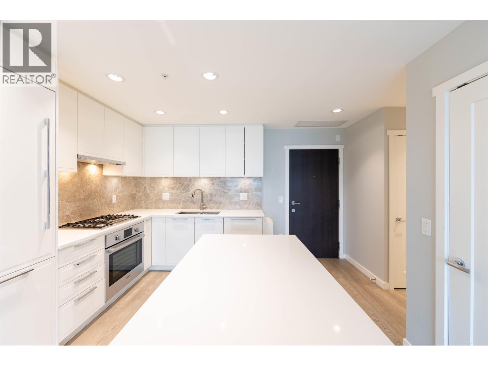 504 118 Carrie Cates Court, North Vancouver, British Columbia  V7L 0B2 - Photo 5 - R3164554