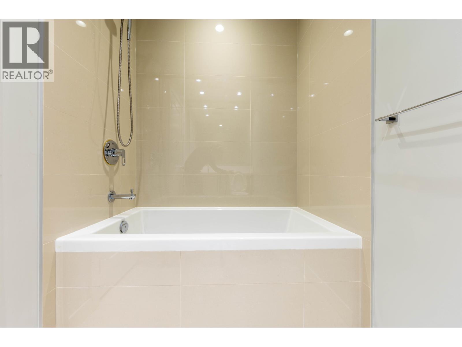 504 118 Carrie Cates Court, North Vancouver, British Columbia  V7L 0B2 - Photo 11 - R3164554