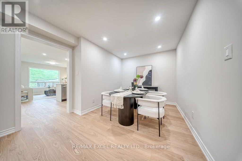 561 Caboto Trail, Markham, Ontario  L3R 5S2 - Photo 5 - N13777750