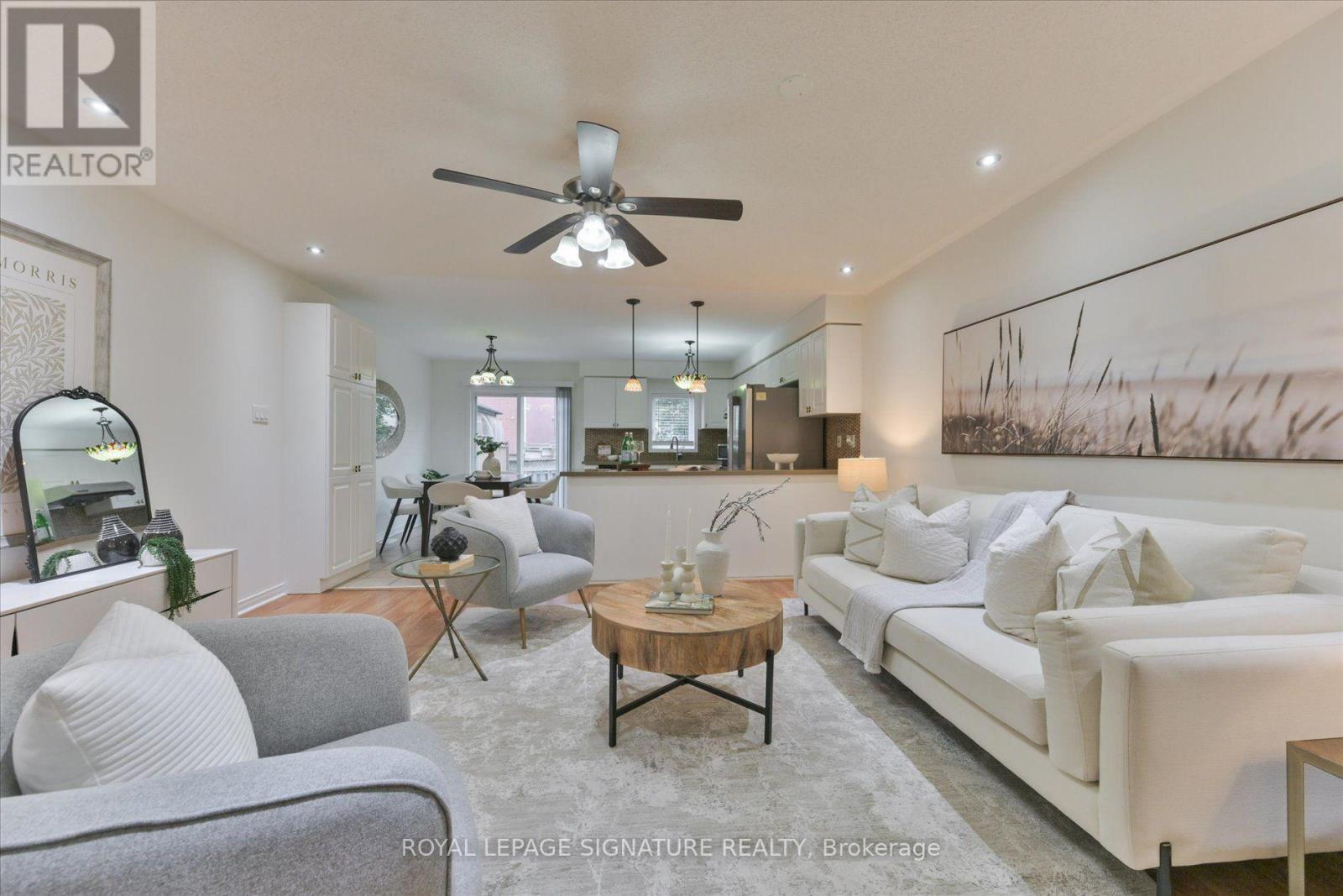 587 Candlestick Circle, Mississauga, Ontario  L4Z 0B3 - Photo 4 - W13777736