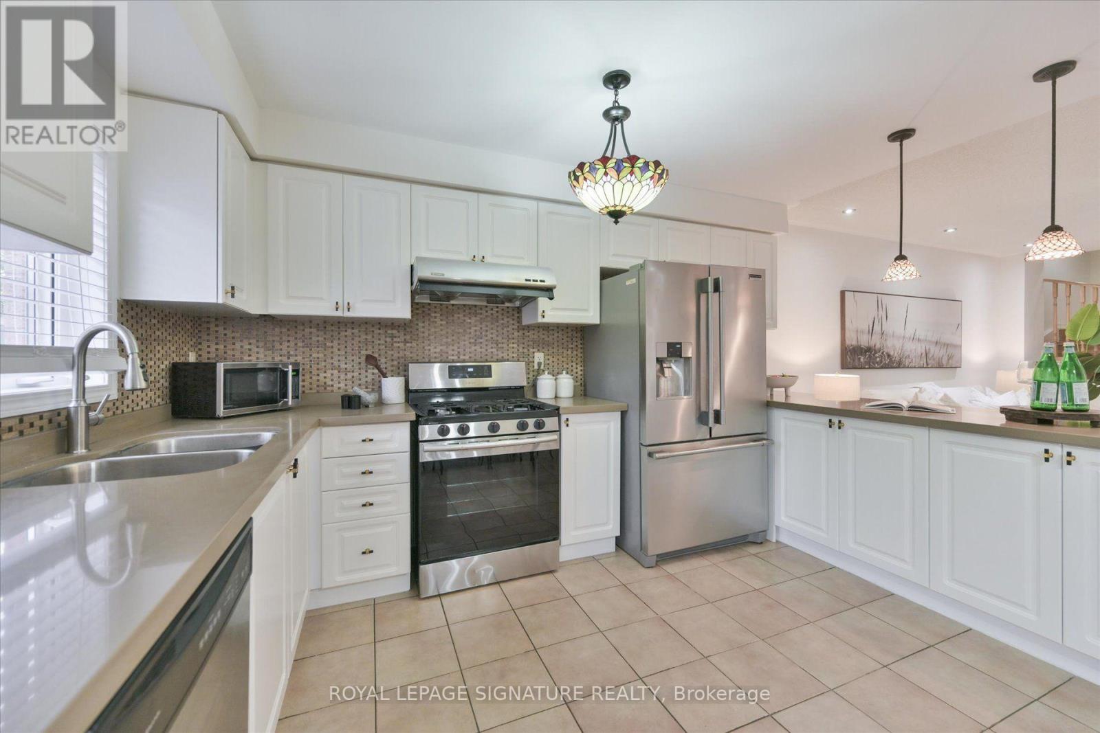 587 Candlestick Circle, Mississauga, Ontario  L4Z 0B3 - Photo 7 - W13777736