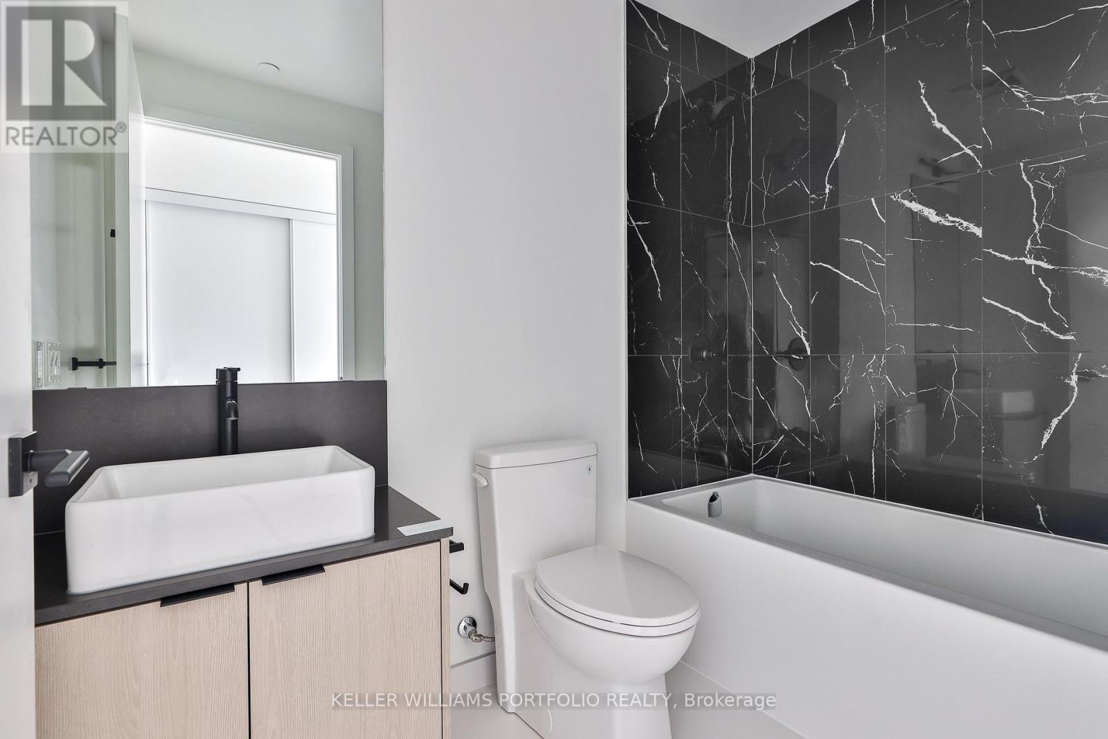 2406 - 1285 Dupont Street, Toronto, Ontario  M6H 0E3 - Photo 10 - W13777766