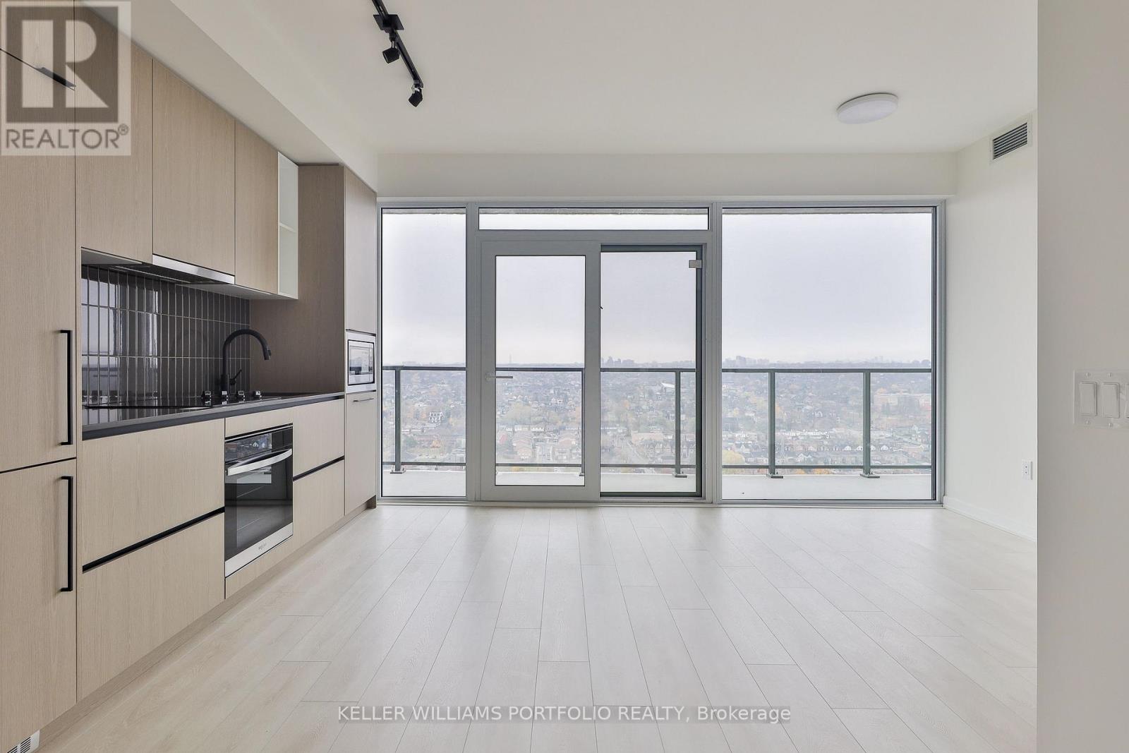2406 - 1285 Dupont Street, Toronto, Ontario  M6H 0E3 - Photo 4 - W13777766