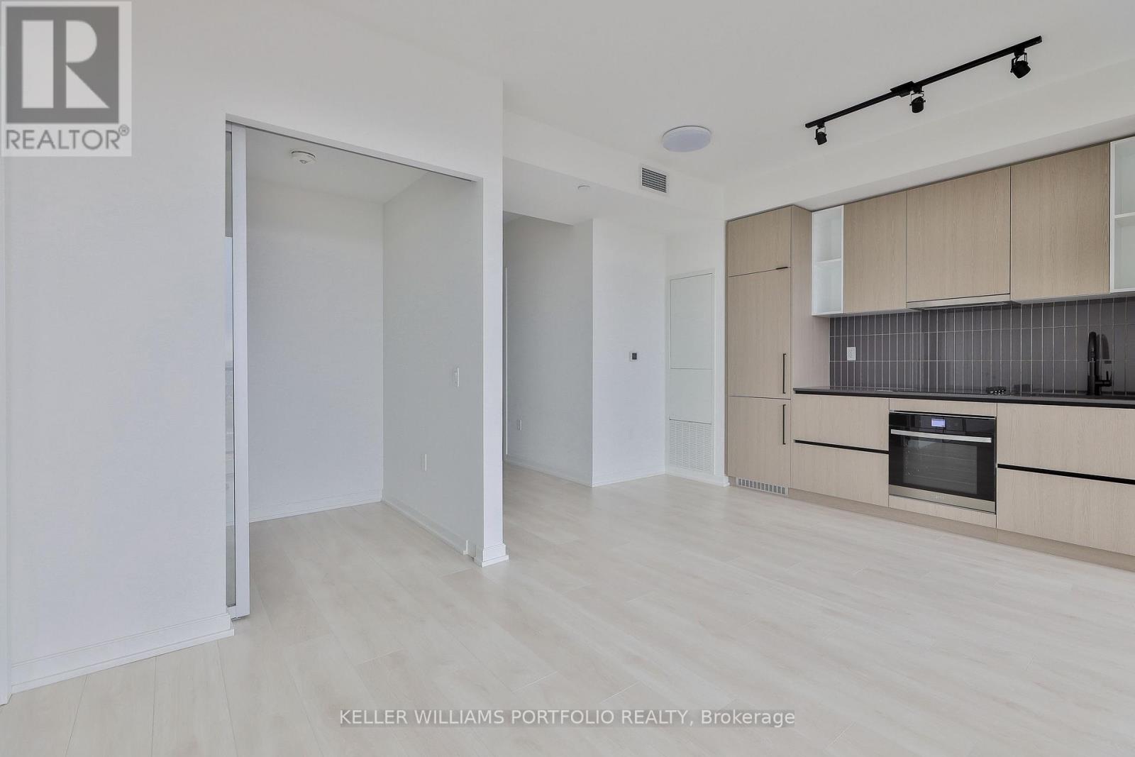 2406 - 1285 Dupont Street, Toronto, Ontario  M6H 0E3 - Photo 7 - W13777766