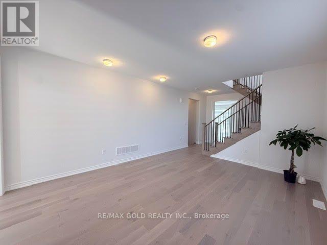 41 Tapscott Crescent, Brampton, Ontario  L7C 0Z4 - Photo 5 - W13777784