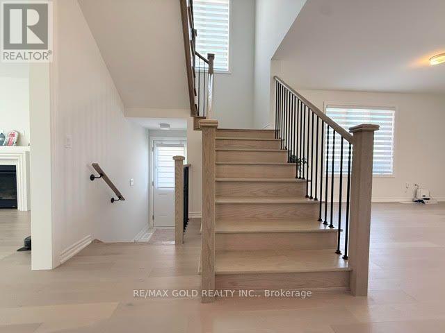 41 Tapscott Crescent, Brampton, Ontario  L7C 0Z4 - Photo 8 - W13777784