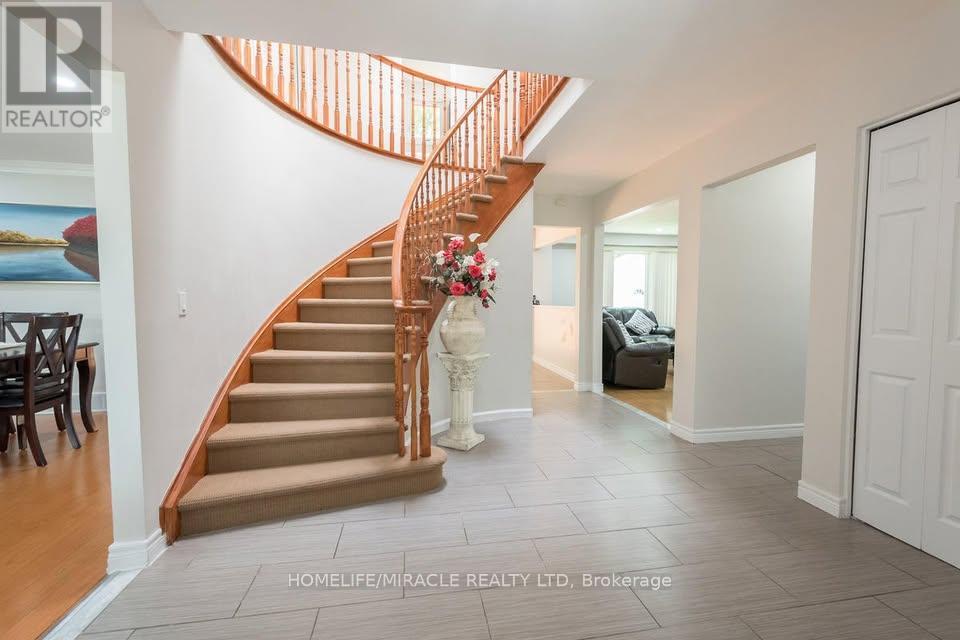 26 Blueberry Drive, Hamilton, Ontario  L8E 4S1 - Photo 5 - X13777748
