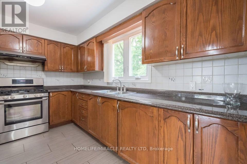 26 Blueberry Drive, Hamilton, Ontario  L8E 4S1 - Photo 9 - X13777748