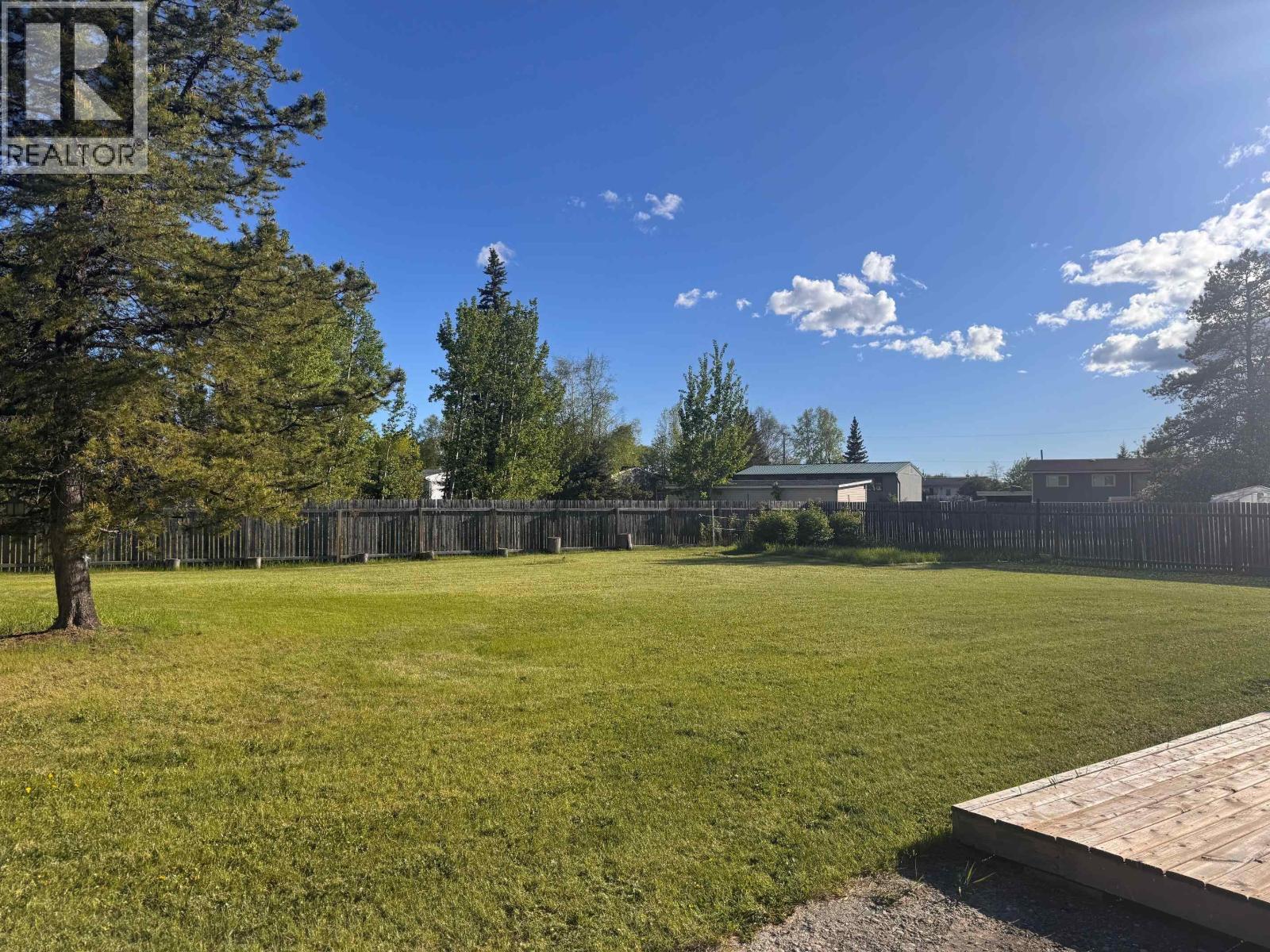 10102 Paquette Avenue, Hudsons Hope, British Columbia  V0C 1V0 - Photo 5 - R3127437