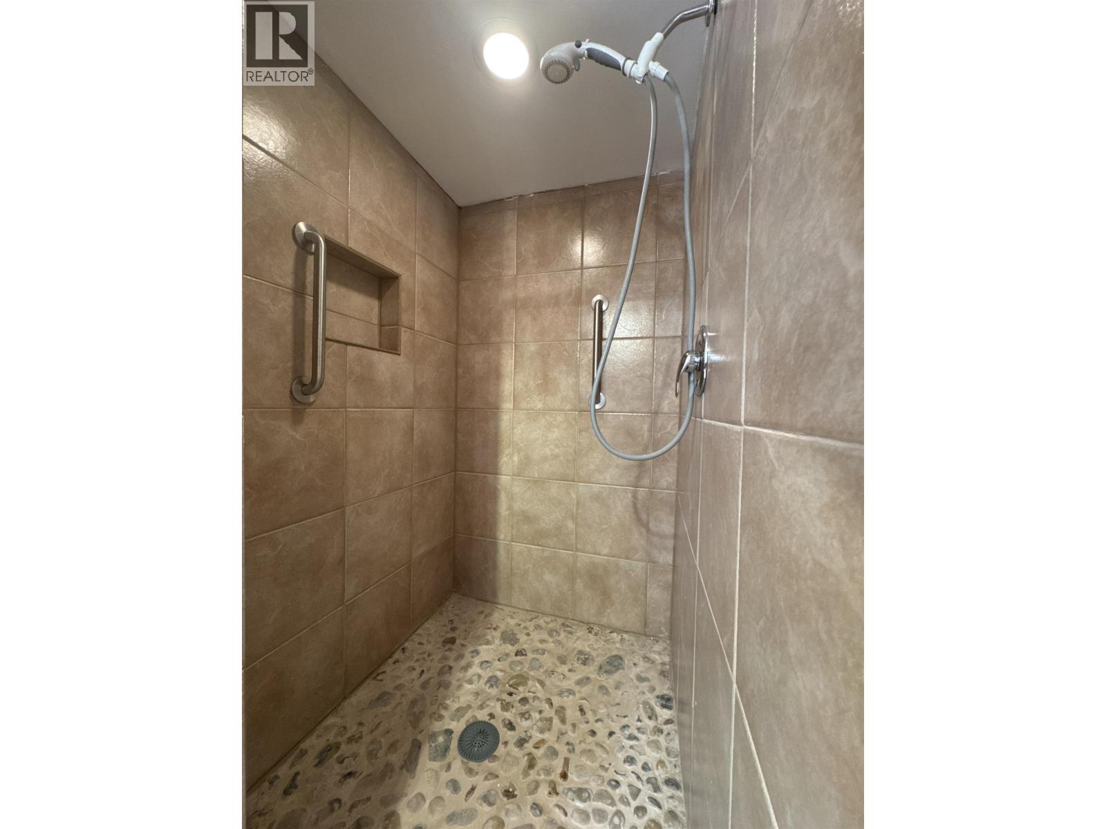 10102 Paquette Avenue, Hudsons Hope, British Columbia  V0C 1V0 - Photo 30 - R3127437