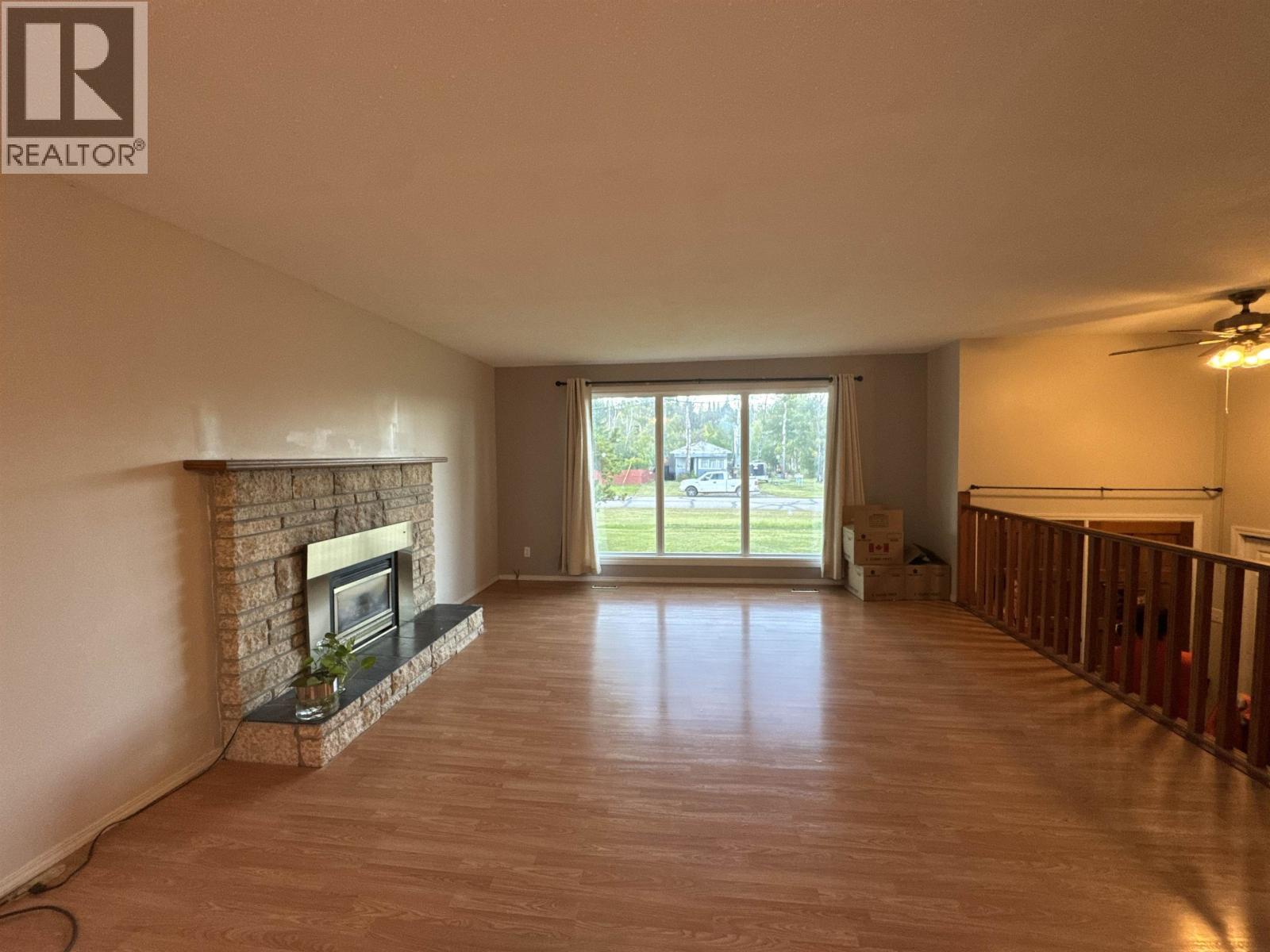 10102 Paquette Avenue, Hudsons Hope, British Columbia  V0C 1V0 - Photo 18 - R3127437