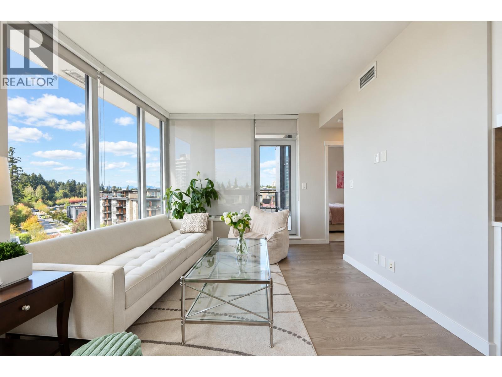Listing Picture 6 of 27 : 902 3533 ROSS DRIVE, Vancouver / 溫哥華 - 魯藝地產 Yvonne Lu Group - MLS Medallion Club Member