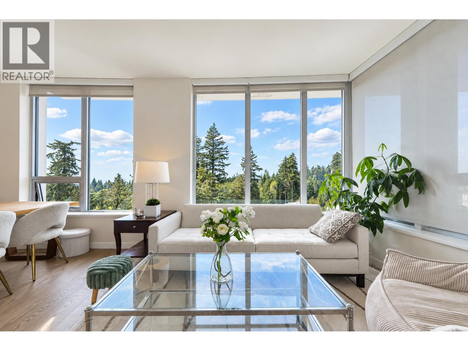 Listing Picture 7 of 27 : 902 3533 ROSS DRIVE, Vancouver / 溫哥華 - 魯藝地產 Yvonne Lu Group - MLS Medallion Club Member
