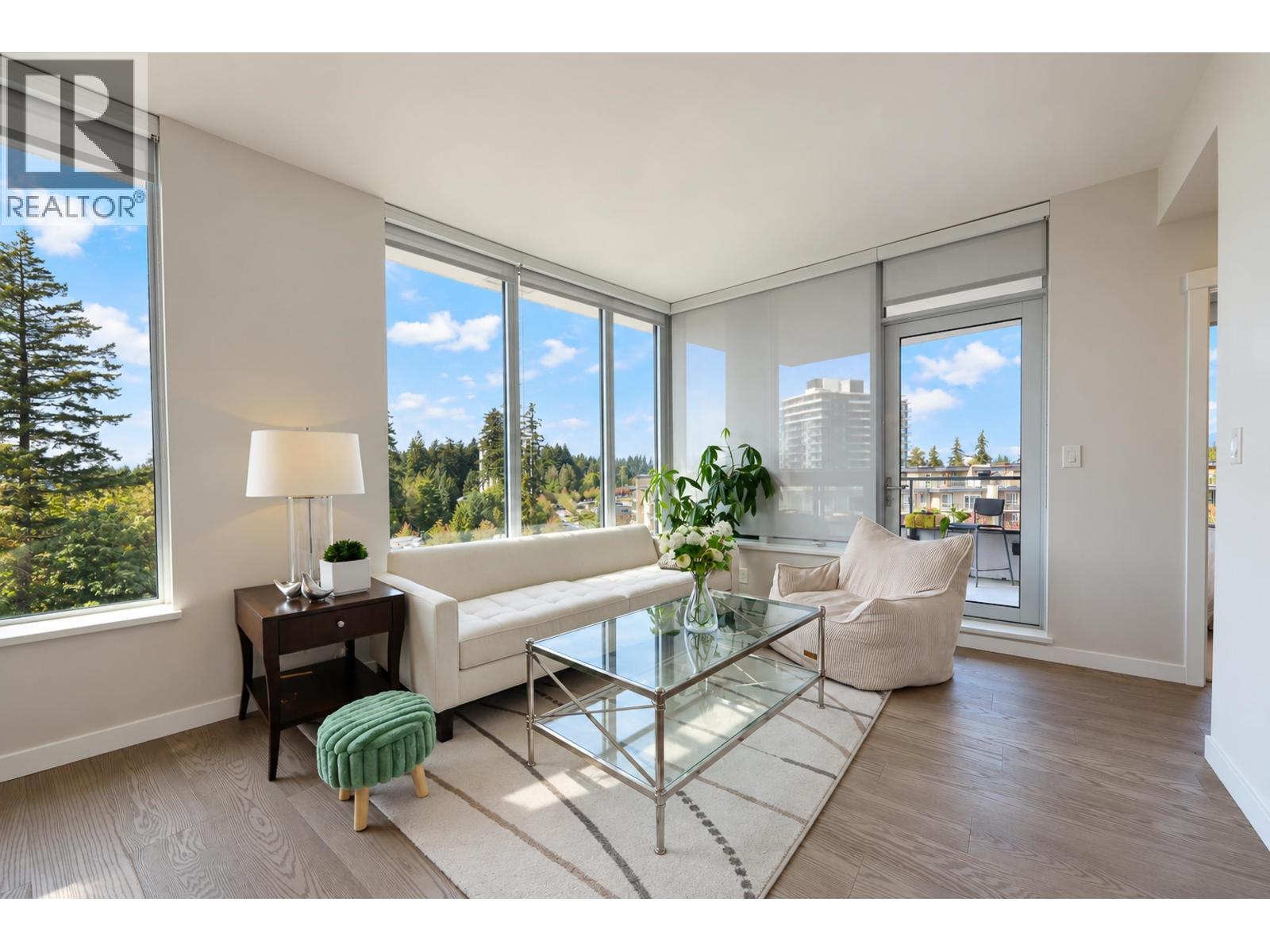 Listing Picture 3 of 27 : 902 3533 ROSS DRIVE, Vancouver / 溫哥華 - 魯藝地產 Yvonne Lu Group - MLS Medallion Club Member