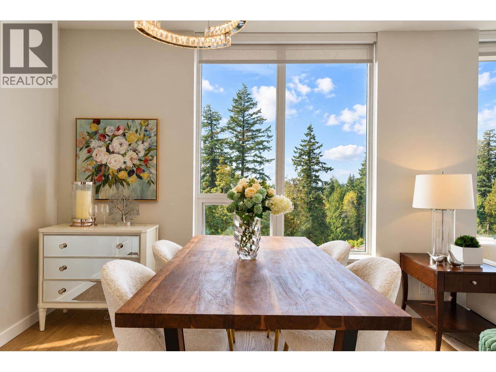 Listing Picture 14 of 27 : 902 3533 ROSS DRIVE, Vancouver / 溫哥華 - 魯藝地產 Yvonne Lu Group - MLS Medallion Club Member