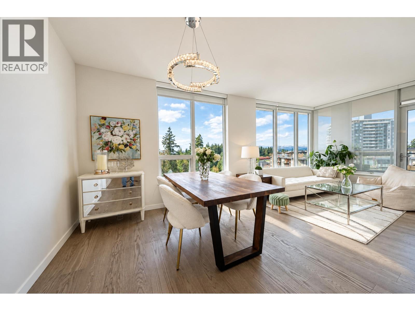 Listing Picture 5 of 27 : 902 3533 ROSS DRIVE, Vancouver / 溫哥華 - 魯藝地產 Yvonne Lu Group - MLS Medallion Club Member