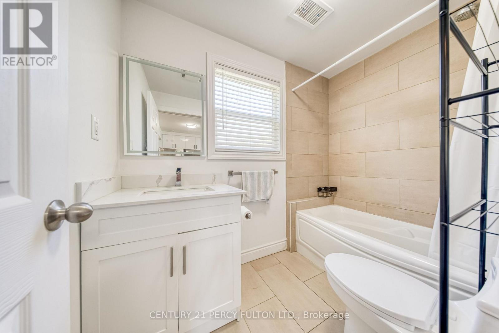 242 Simcoe Avenue, Georgina, Ontario  L4P 2H8 - Photo 20 - N13777810