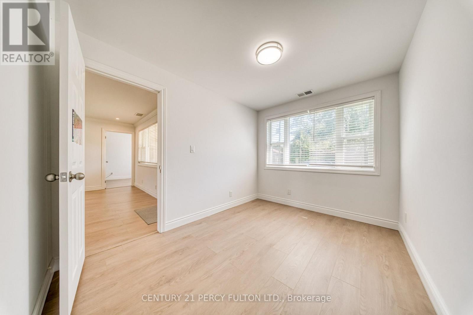 242 Simcoe Avenue, Georgina, Ontario  L4P 2H8 - Photo 26 - N13777810