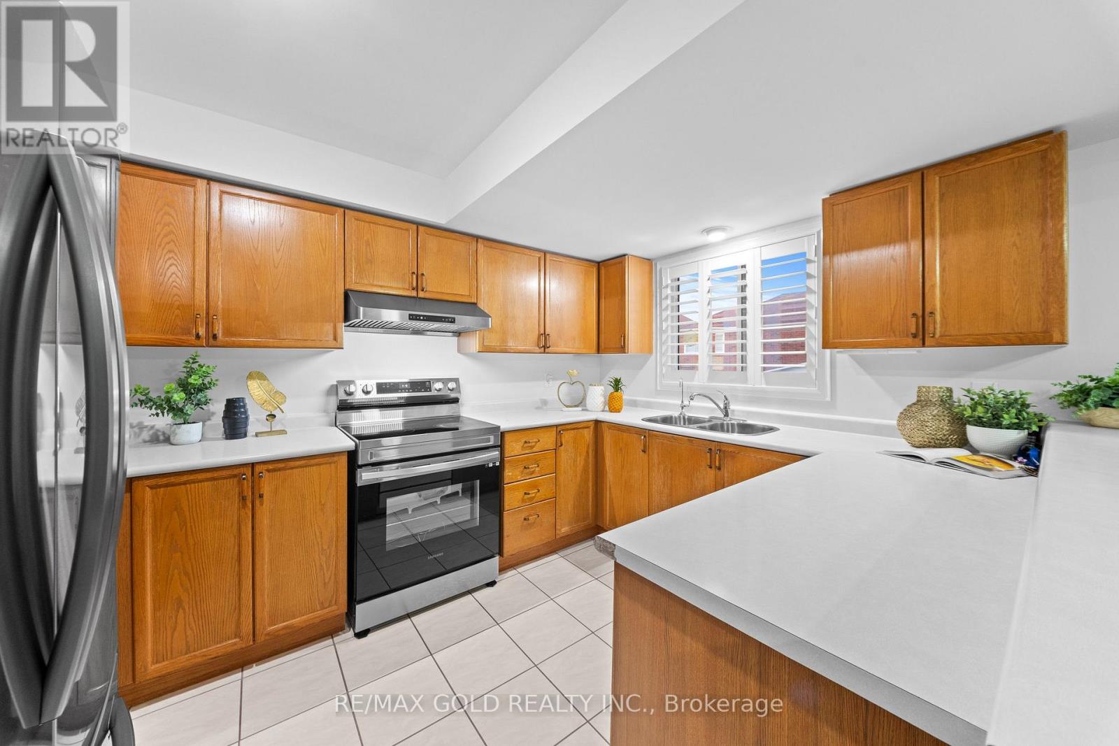 9 Squirreltail Way, Brampton, Ontario  L6R 1X4 - Photo 12 - W13777520
