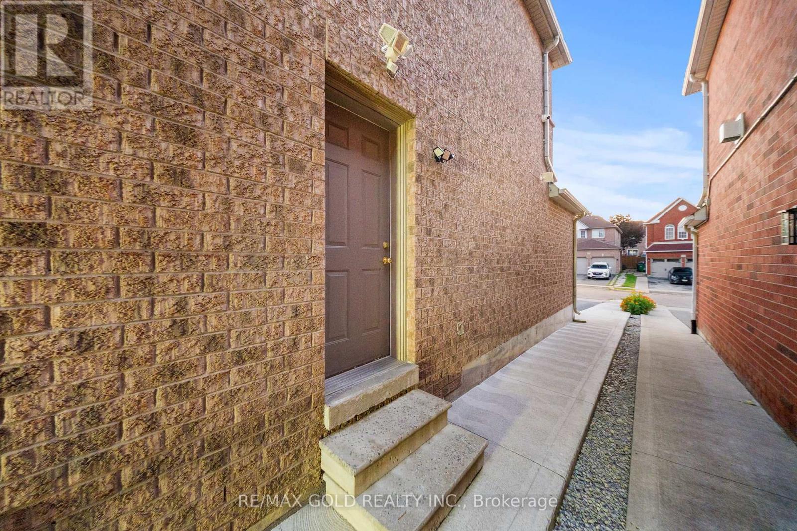 9 Squirreltail Way, Brampton, Ontario  L6R 1X4 - Photo 47 - W13777520
