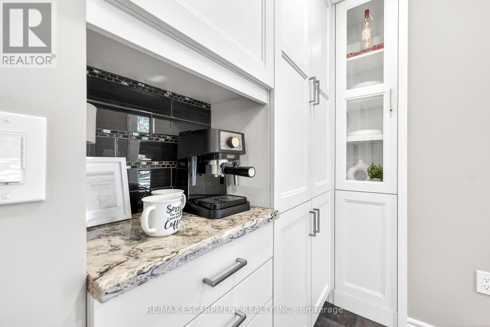 360 Johnson Road, Brantford, Ontario N3T 5M1 - Photo 8 - X13777798