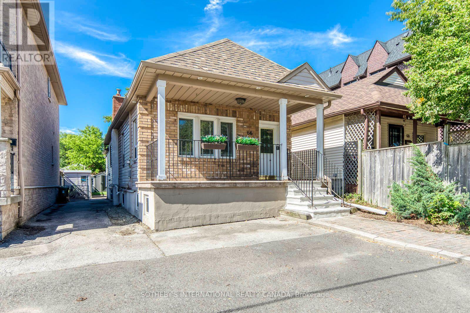66 TWENTY NINTH STREET, Toronto, Ontario