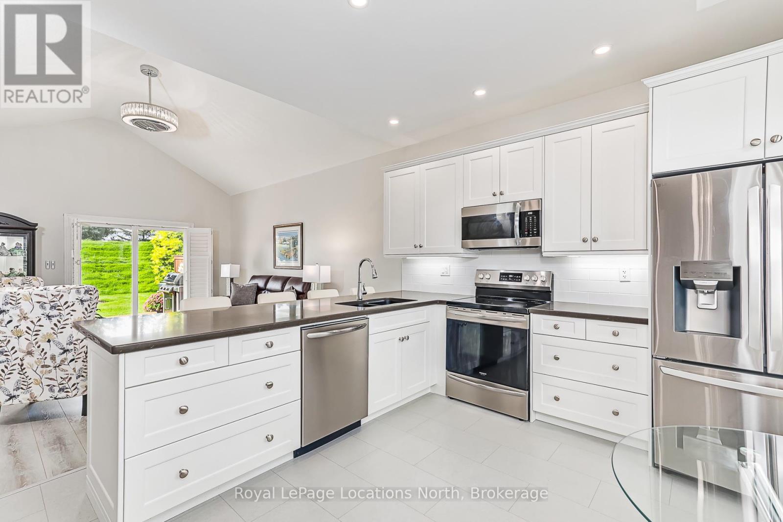 14 Clubhouse Drive, Collingwood, Ontario  L9Y 4Z6 - Photo 10 - S13777836