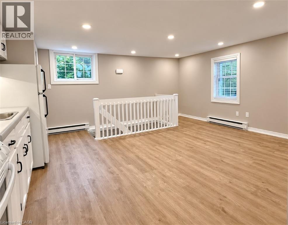 347 W King Street, Dundas, Ontario  L9H 1W8 - Photo 2 - 40862695