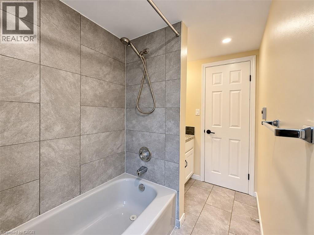 347 W King Street, Dundas, Ontario  L9H 1W8 - Photo 9 - 40862695
