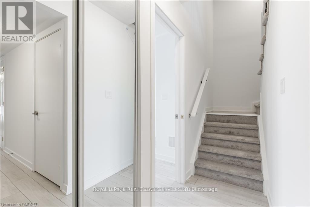 3047 Cherry Blossom, Burlington, Ontario  L7M 2A9 - Photo 5 - W13777838