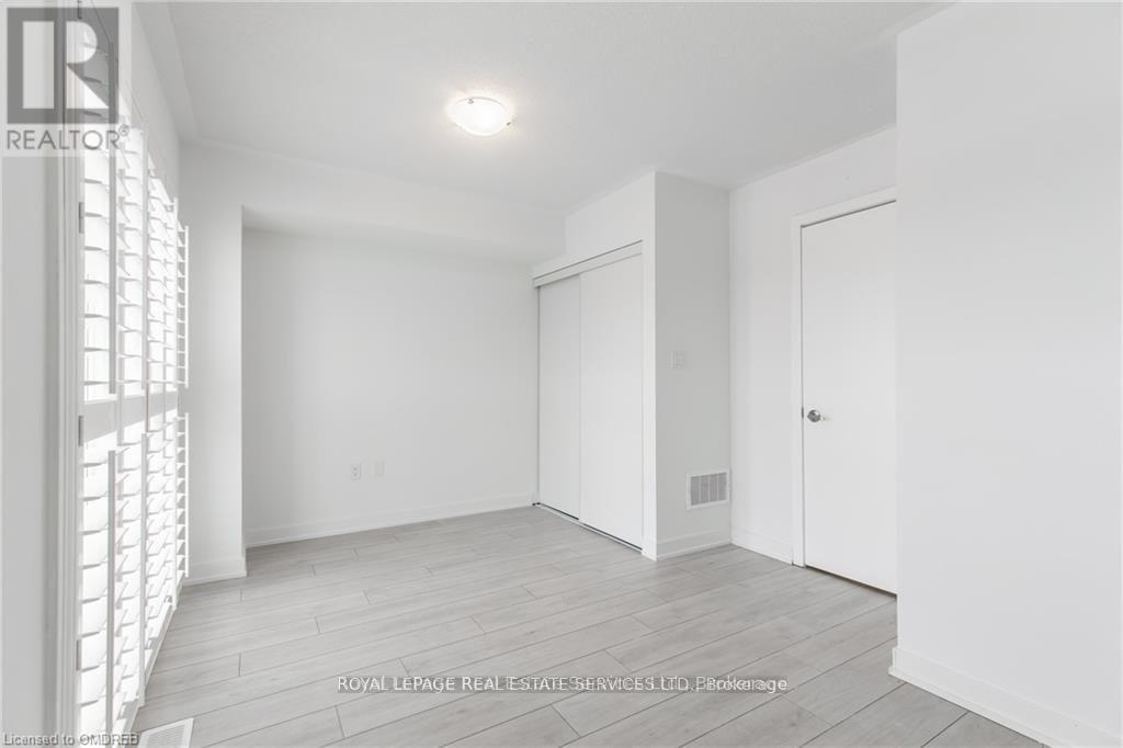 3047 Cherry Blossom, Burlington, Ontario  L7M 2A9 - Photo 7 - W13777838