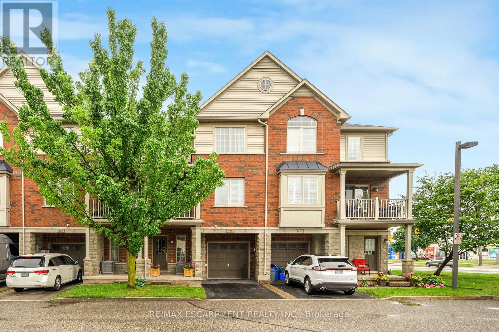 628 Brain Common, Burlington, Ontario  L7L 0E3 - Photo 2 - W13777850
