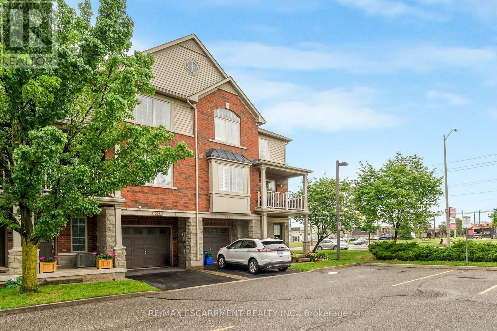 628 Brain Common, Burlington, Ontario  L7L 0E3 - Photo 3 - W13777850