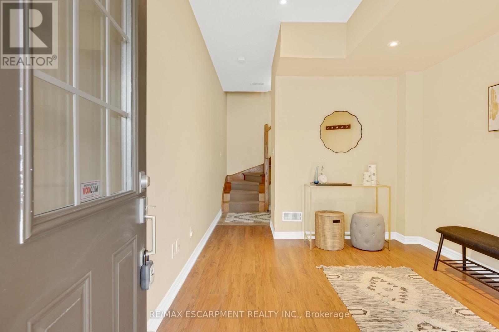 628 Brain Common, Burlington, Ontario  L7L 0E3 - Photo 5 - W13777850