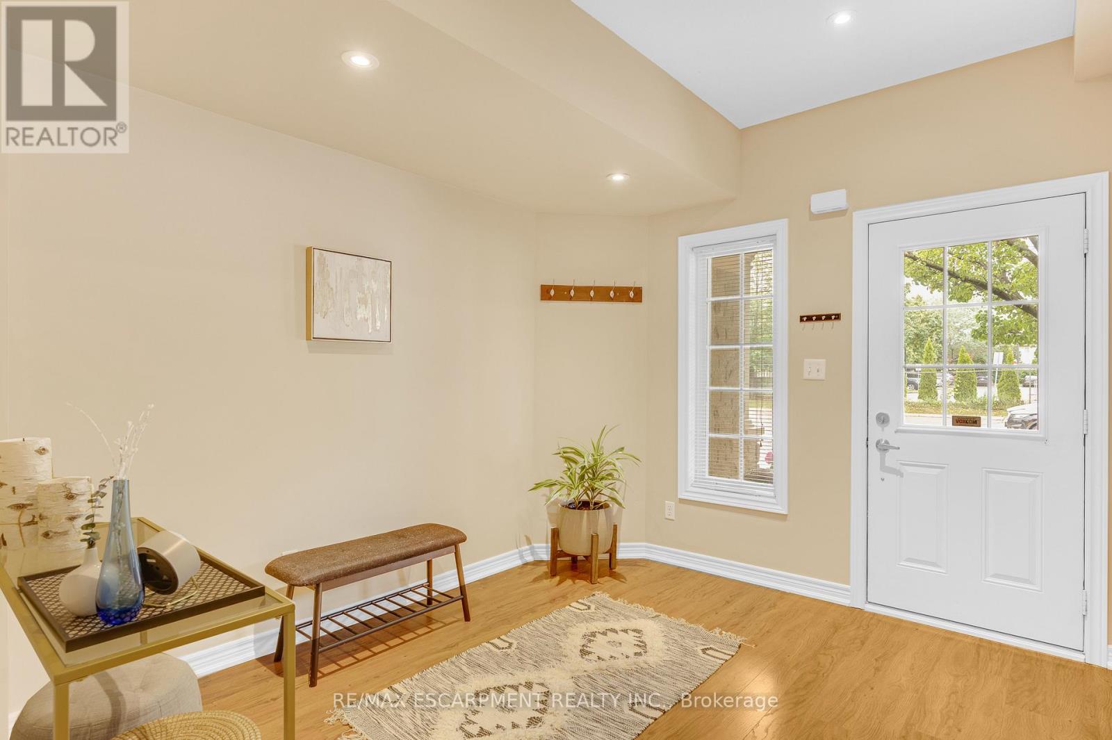 628 Brain Common, Burlington, Ontario  L7L 0E3 - Photo 6 - W13777850