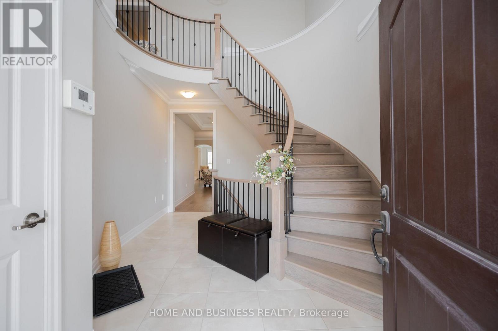 3357 Mintwood Circle, Oakville, Ontario  L6H 0N6 - Photo 4 - W13777862