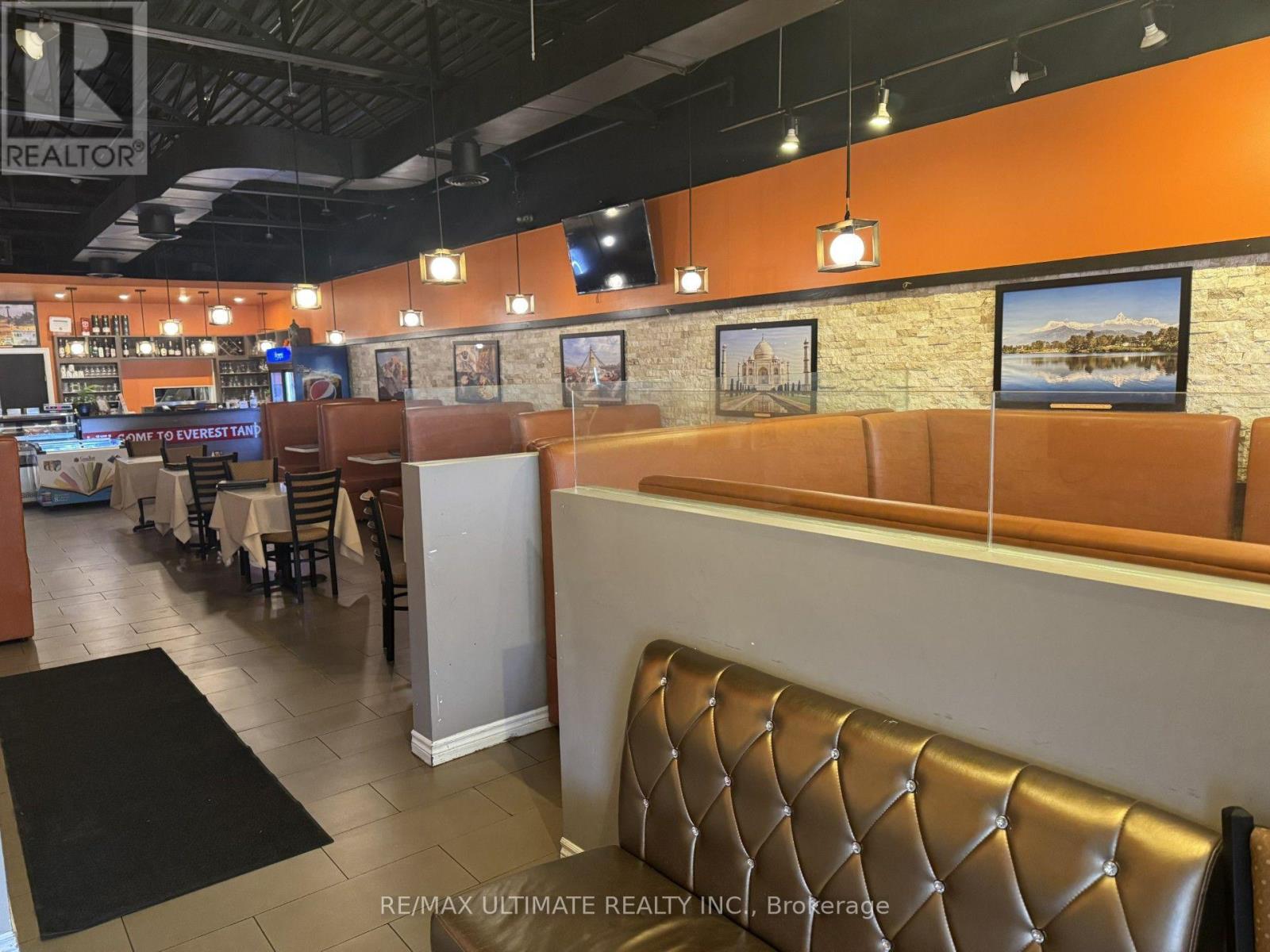 C-4 - 400 Scott Street, St. Catharines, Ontario  L2M 3W4 - Photo 2 - X13777860