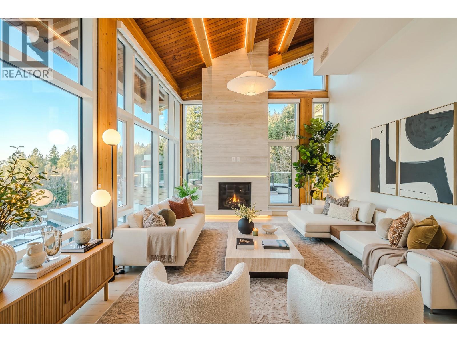 901 6687 NELSON AVENUE, west vancouver, British Columbia