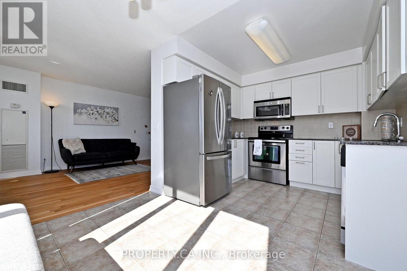 1013 - 310 Red Maple Road, Richmond Hill, Ontario  L4C 0T7 - Photo 10 - N13774600