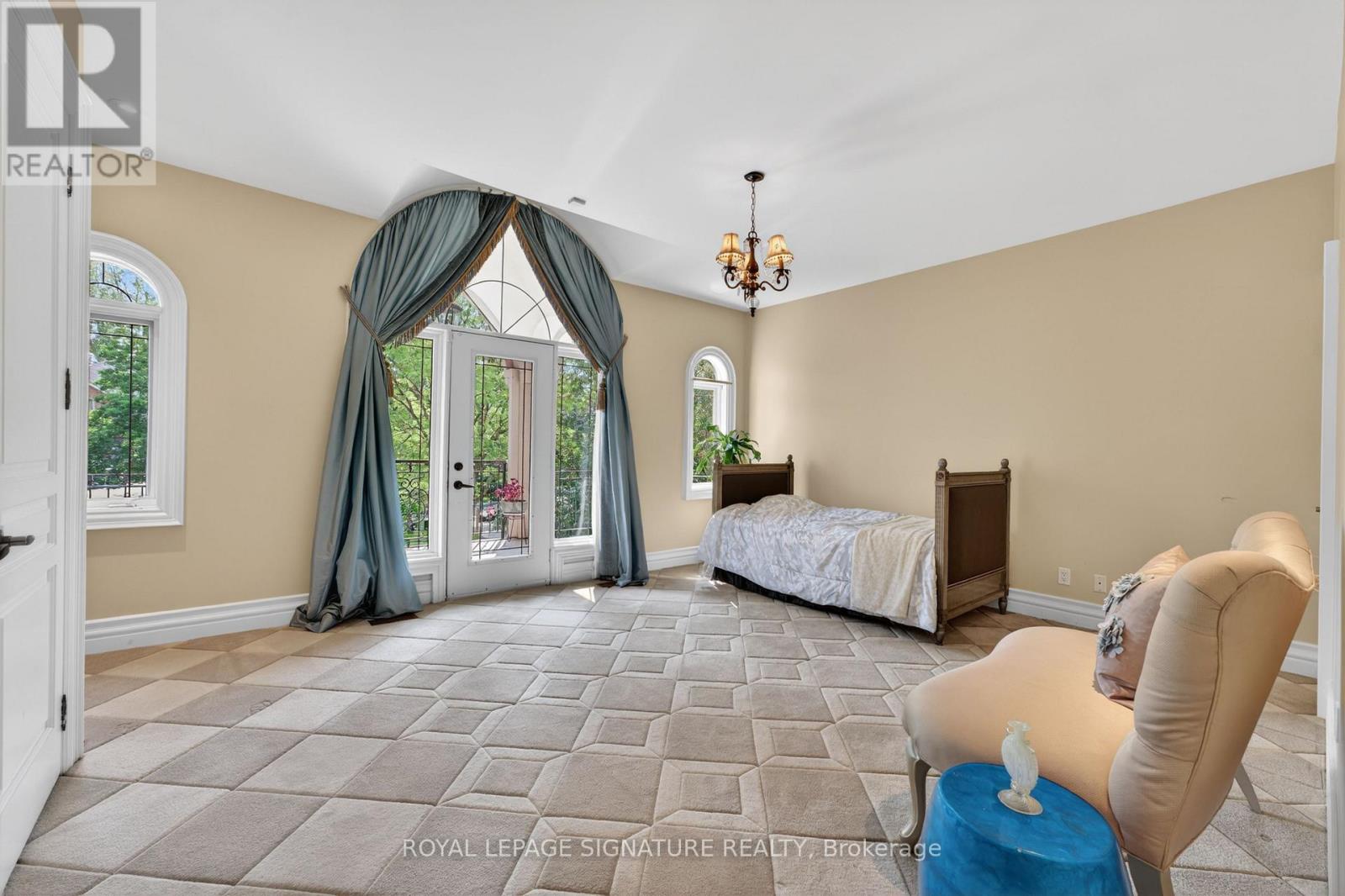 217 Garden Avenue, Richmond Hill, Ontario  L4C 6L8 - Photo 18 - N13428594