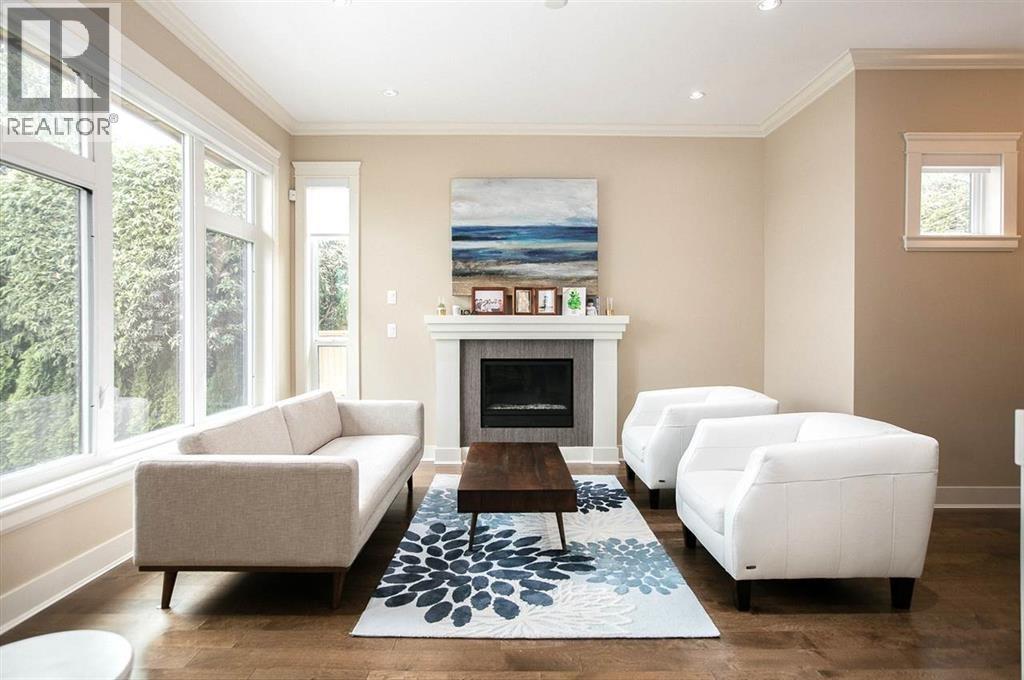 1132 Cloverley Street, North Vancouver, British Columbia  V7L 1N6 - Photo 5 - R3163744