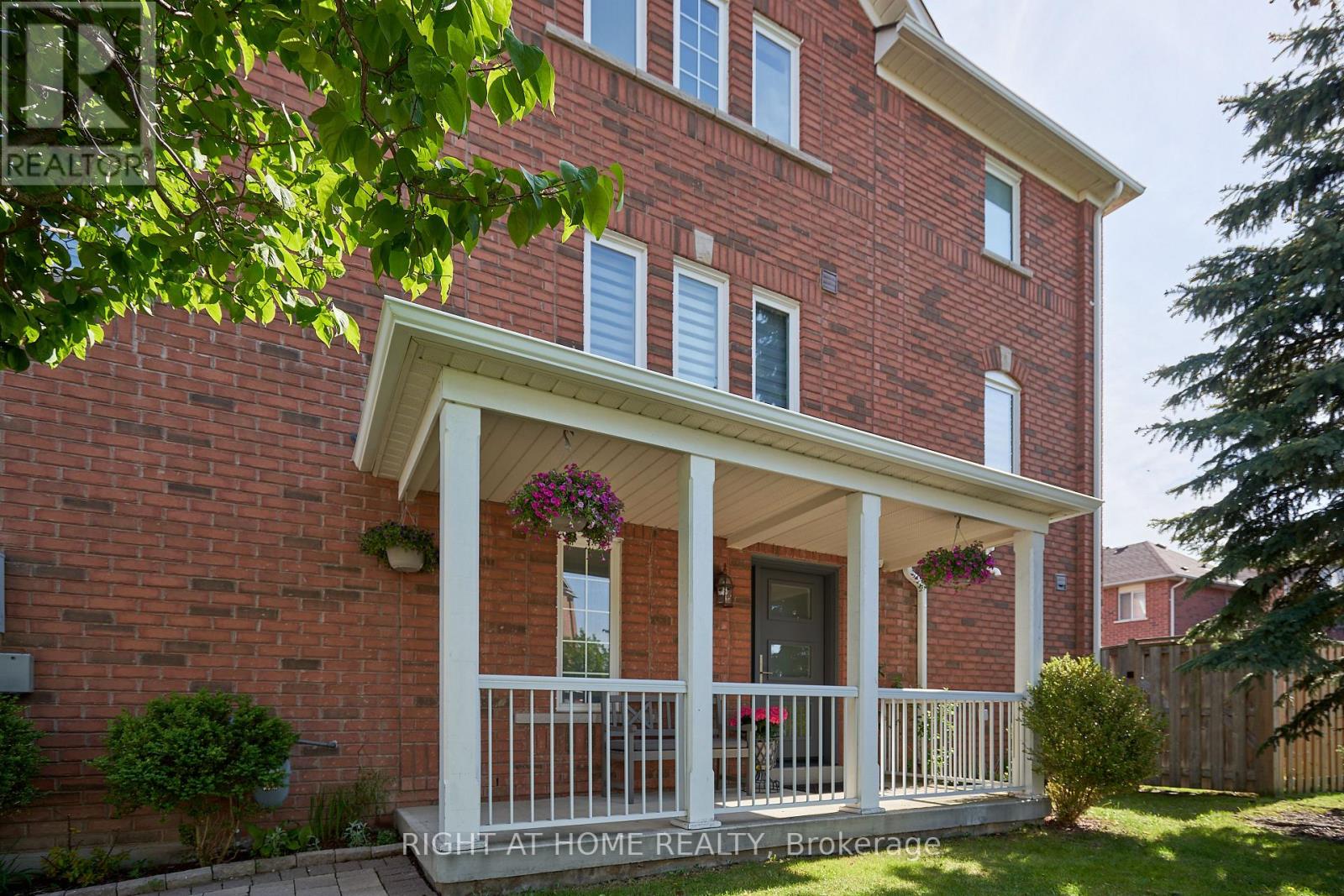 24 - 271 Richvale Drive S, Brampton, Ontario  L6Z 4W7 - Photo 2 - W13777886