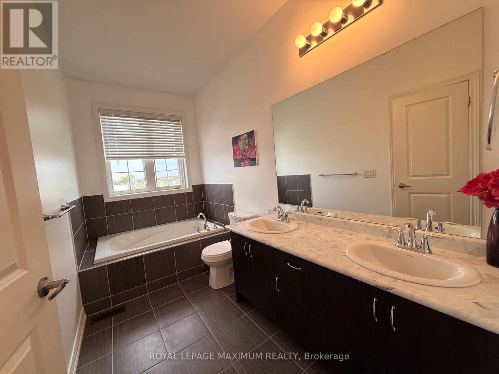 76 Blackwell Crescent, Bradford West Gwillimbury, Ontario  L3Z 4L4 - Photo 6 - N13776772