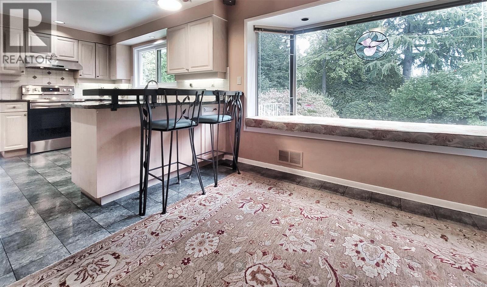 4575 Sumner Pl, Saanich, British Columbia  V8N 3V8 - Photo 17 - 1048368